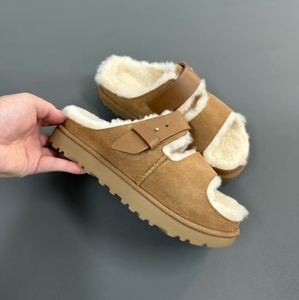 Sandalias de gamuza con forro polar y correa ajustable con hebilla, cálidas para el invierno, con punta abierta, estilo casual, para mujer. - Product Image 1