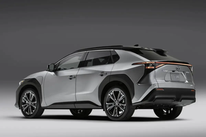 Guangzhou Auto Nieuwe Energie <span class=keywords><strong>Tram</strong></span> Toyotabz4xsuv Elektrisch Voertuig 2wd 615Km Elektrisch Voertuig Suv - Product Image 3