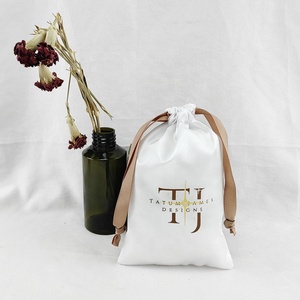 Bolsas de Terciopelo con Cordón, Blancas, de Lujo, con Logotipo Personalizado, Ecológicas, de Seda y Satén, para Joyería - Product Image 1