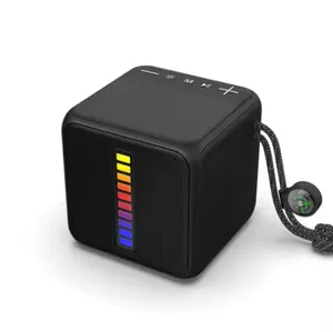 Tragbarer A8 Bluetooth Lautsprecher RGB LED-Beleuchtung USB WLAN-Kommunikation aktive Bluetooth-Lautsprecher