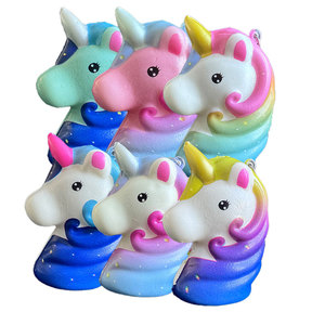 Jouet licorne Kawaii en mousse PU à presser, porte-clés, jouet anti-stress à remontée lente, cadeau promotionnel pour enfants - Product Image 1