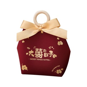 Hộp quà tặng bán buôn kiểu boutique màu đỏ trắng, nhỏ, dùng đựng sôcôla, hộp quà cưới, hộp đựng kẹo có ruy băng - Product Image 5