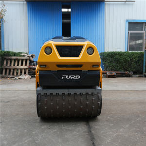 Rouleau compresseur tandem télécommandé à dégagement manuel de 1300 kg, rouleau compresseur pour rainurage et compactage avec moteur diesel EPA - Product Image 4