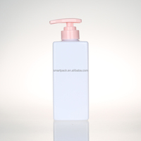 Bouteille de conditionneur capillaire en plastique personnalisée 500 ml 16 oz, bouteille vide rectangulaire pour produits capillaires avec pompe distributeur
