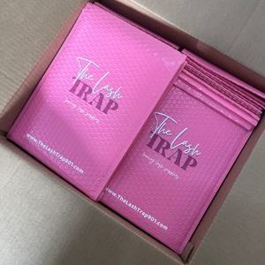 ซองไปรษณีย์พลาสติกกันกระแทกสีดำด้าน พิมพ์โลโก้ตามสั่ง เป็นมิตรกับสิ่งแวดล้อม - Product Image 1