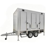 Toilettes mobiles préfabriquées de conception moderne pour l'extérieur, salle de bain publique pratique et portable, construite avec des panneaux sandwich en acier