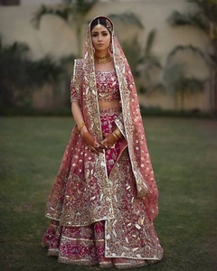 Lehenga Choli Nupcial Bordado a Mano con Cuentas de Cristal, Vestido de Novia Indio/Pakistaní - Product Image 1