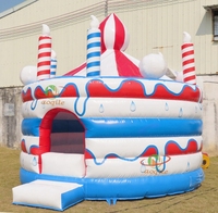 Conception personnalisée PVC Gâteau d'anniversaire pour enfants Maison pleine d'entrain Grand gâteau gonflable pour fête d'anniversaire
