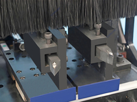 Tour à bois CNC à haute efficacité cinq axes 7-en-1 multifonctionnel alimentation automatique CNC tour à bois pour pieds de chaise de bureau