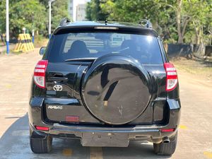 Toyota RAV4 2.0L 4AT SUV d'occasion 2009 – SUV compact japonais fiable, SUV familial spacieux pour l'exportation - Product Image 5