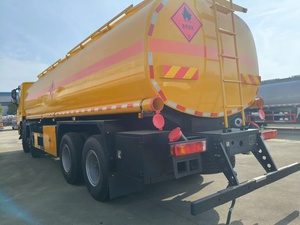 Quatre après huit camions-citernes Véhicules de transport de pétrole comestible Véhicules de transport de pétrole brut Véhicules de transport de pétrole lourd - Product Image 5