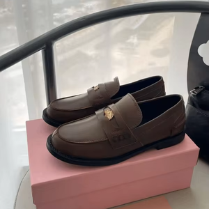 Miu Wholesale Mocassins en cuir décontractés pour hommes, légers et respirants, chaussures d'été avec semelle intérieure en caoutchouc rehaussante, style sexy - Product Image 1