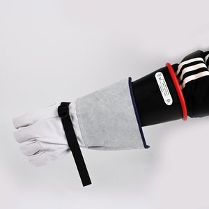 Guantes de protección de voltaje Clase 1 Goma dieléctrica impermeable 10KV HV Guantes para proteger contra la electricidad - Product Image 3