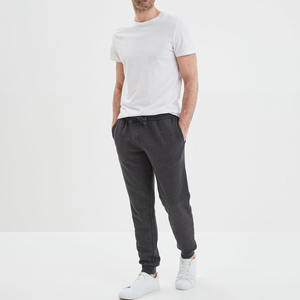 กางเกงจ็อกกิ้งผ้าแคนวาสเนื้อนุ่มทรงตรง ใส่สบาย ระบายอากาศได้ดี เป็นมิตรกับสิ่งแวดล้อม เหมาะสำหรับใส่ในชีวิตประจำวัน เพิ่มความอบอุ่น ใส่ได้ทั้งแบบลำลองและแอคทีฟ - Product Image 5