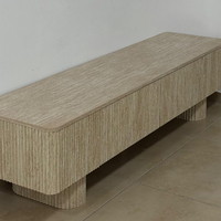 Meuble TV en travertin cannelé avec socle, console multimédia en bois, mobilier de salon moderne de luxe, commande en gros, personnalisable, ODM