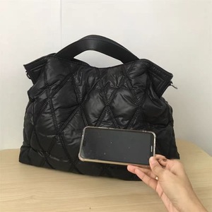 Wholesale New Winter Fashion Insulated Underarm Handbags 2024 Frame Design Nylon Butow <b>Bags</b> for Women - Product Image 4