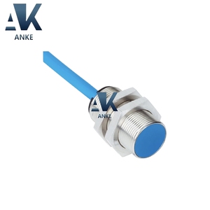 Capteur de proximité inductif métrique IM12-02B-N-ZW0 avec boîtier, filetage M12, fréquence de commutation 1200 Hz - Product Image 1