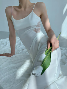 <span class=keywords><strong>Robe</strong></span> <span class=keywords><strong>longue</strong></span> d'été sexy unie sans bretelles en satin fin blanc respirant avec dentelle ajourée à la taille, <span class=keywords><strong>mi</strong></span>-<span class=keywords><strong>longue</strong></span>, style sling - Product Image 1