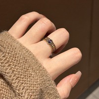 Bague Rétro Noire et Or Géométrique Creuse avec Diamant Violet, Design de Mode Niche, Style Doux et Tendance, Ensemble de Bagues d'Index