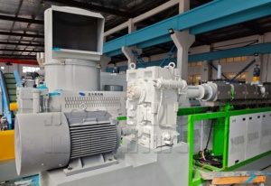 Granulateur de films PET, CPP, PO, PP, EVA, BOPA, POF, LLDPE, TPU, PFA, PVA et tissus non tissés, populaire dans le recyclage du caoutchouc et des plastiques - Product Image 4