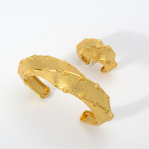 Nuevo Conjunto de Pulsera y Anillo con Baño de Oro de 14K para Mujer, con Diseño Floral para Bodas - Product Image 4