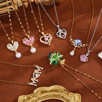 Collier Pendentif Gaovo Premium Luxe Léger Entièrement Pavé de Zircons Cubiques, Pendentif en Laiton, Chaîne en Acier Inoxydable Longueur Clavicule, Bijoux pour Femme