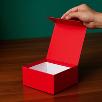 Boîtes cadeaux rigides en carton gaufré de couleur unie haut de gamme en gros, fermeture magnétique pour vêtements, montres, cosmétiques