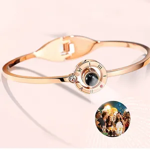 Braccialetto fotografico personalizzato in acciaio inossidabile 100 lingue I Love You bracciale zircone placcato oro rosa Love Memory Projection Bangle