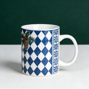 Tasses en céramique allemandes pour Noël, motif bavarois, Saint-Nicolas, design montagne alpine, chopes à bière de fêtes - Product Image 3