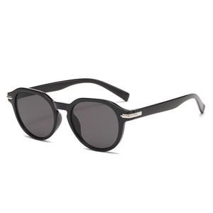 Gafas de sol redondas retro personalizadas con lentes negras de PC, protección UV400, unisex, estilo Instagram, montura pequeña para hombres y mujeres - Product Image 4