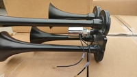 Compresseur d'air 12V 3L avec réservoir, kit de 4 trompettes inclus