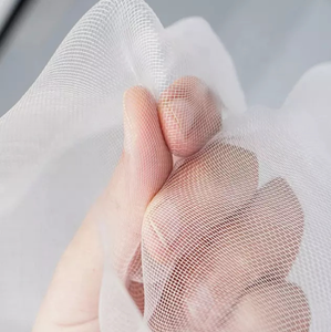 Grillage anti-insectes en HDPE de haute qualité, résistant aux acides et aux alcalis, adapté à divers environnements agricoles, découpable - Product Image 1