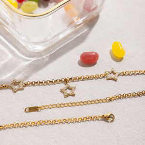 जे एंड डी मीठा रोमांटिक 18k गोल्ड स्टेनलेस स्टील महिला सफेद हीरे की पांच-नुकीली स्टार चेन नेकलेस - Product Image 5