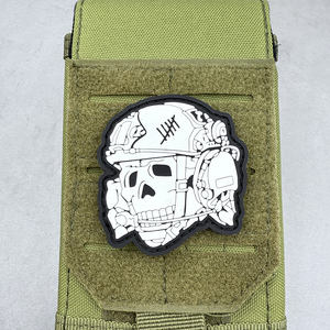 Insignia de Calavera Táctica 3D de Goma y Metal de Lujo, Magnética y Cosible, Ecológica, con Pedrería, 10cm, para Cascos y Gorras - Product Image 5