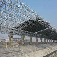 Bâtiment préfabriqué à structure en acier pour l'extérieur, usage industriel et commercial, toiture en métal avec cour intérieure pour les sports