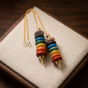 7 Chakra Pendules de pierres précieuses faits à la main Pendule Feng Shui avec Style de mascotte Produit artisanal unique - Product Image 2