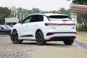 Audi Q4 <span class=keywords><strong>E</strong></span>-<span class=keywords><strong>tron</strong></span> 50 <span class=keywords><strong>E</strong></span>-<span class=keywords><strong>tron</strong></span> quattro Edición <span class=keywords><strong>2024</strong></span>, SUV Urbano de Lujo para Jóvenes Profesionales Modernos - Product Image 6