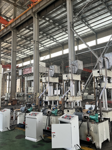 Presse hydraulique verticale à quatre colonnes de 100 tonnes pour le formage profond - Product Image 3