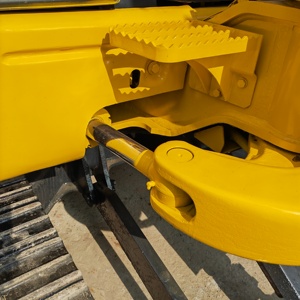 Excavadora de cadenas pequeña Komatsu PC40MR de segunda mano con pocas horas de trabajo para construcción urbana, paisajismo y trabajo agrícola - Product Image 3