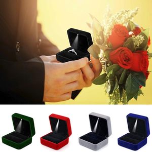 <span class=keywords><strong>Sesi</strong></span> precio competitivo Día de San Valentín caja negra joyería terciopelo anillo de bodas caja cuadrada para compromiso - Product Image 4