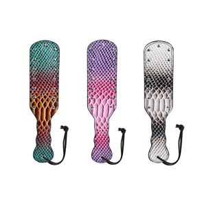 Palette de fessée en cuir imprimé crocodile-Outil d'entraînement et de punition des esclaves BDSM pour le jeu des adultes - Product Image 1