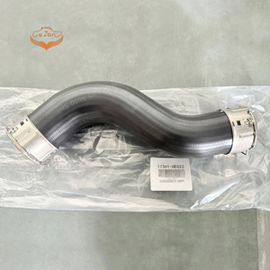 Bon prix Intercooler Tube 17341-0E022 17341-0E021 pour Toyota Hilux 2015-2022 173410E022 173410E021 <span class=keywords><strong>Acheter</strong></span> <span class=keywords><strong>des</strong></span> pièces automobiles de Net - Product Image 2