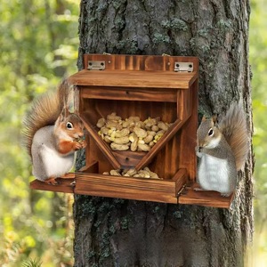 Nuevo comedero de madera para ardillas, para exteriores, para jardín, dispensador de comida para mascotas colgante, almacenamiento de alimento para mascotas en el jardín - Product Image 4