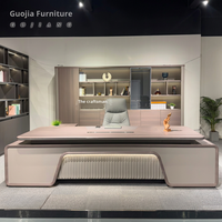 Bureau de direction moderne, simple et élégant en bois pour PDG, président, directeur général et cadre supérieur