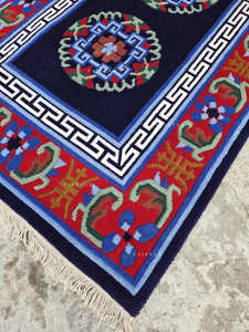 Alfombra Tibetana Medallón Anudada a Mano Oushak Antigua de Alta Demanda: Alfombra de Lana Tallada en 3D - Product Image 2