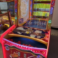 Machine d'arcade Crazy Joker à monnayeur avec jeu de rédemption de tickets, équipement de jeu de lancer de balles et de loterie pour centre de divertissement