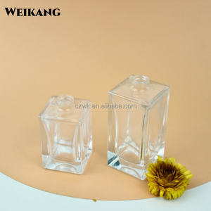 Flacon de parfum vide en verre de luxe, forme carrée, fond épais, 30 ml, 50 ml, avec vaporisateur et couvercle en bambou noir - Product Image 4