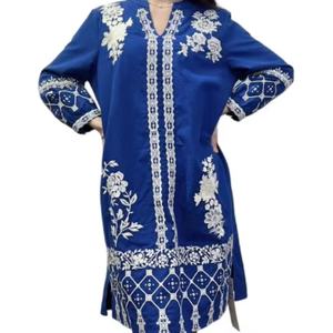 Vestido Mini Casual Tradicional Personalizado con Bordado, Cuello en V, Mangas Largas y Aberturas Laterales para Mujer - Product Image 1