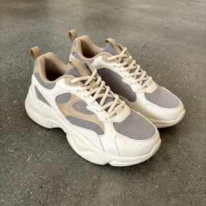 รองเท้าหนังกลับแบบ unisex พื้น Vibram สวมใส่สบายเหมือนใหม่ รองเท้าขายส่งออนไลน์ - Product Image 1