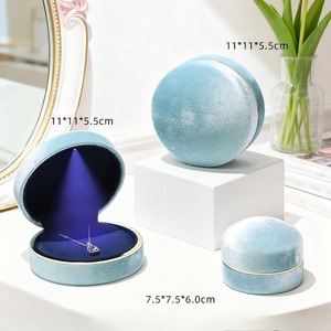 กล่องใส่เครื่องประดับกำมะหยี่คุณภาพสูงแบบกำหนดเอง พร้อมไฟ LED สำหรับแหวน จี้ สร้อยข้อมือ และเครื่องประดับอื่นๆ กล่องบรรจุภัณฑ์อเนกประสงค์ - Product Image 6